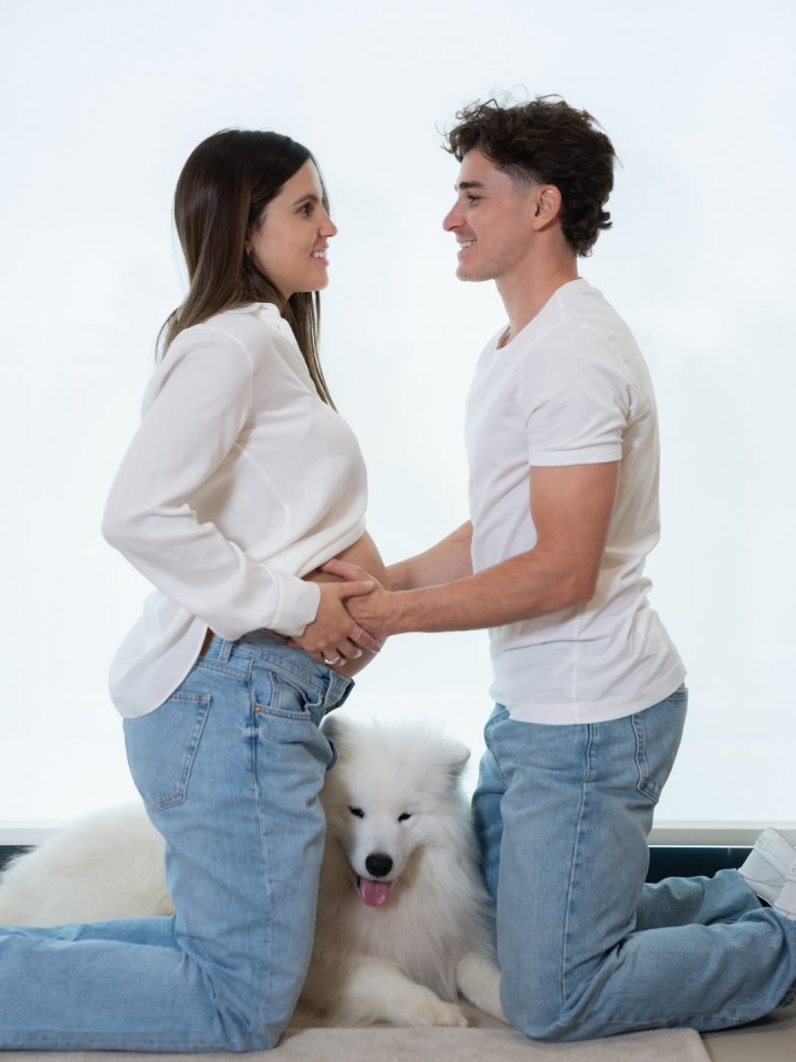 app下载-一家四口🤰🏽小蜘蛛晒女友孕照：儿子阿马德奥即将“首秀”