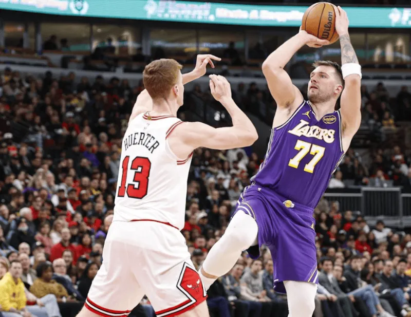 开云娱乐-东契奇加盟湖人65场2000分，加盟新球队拿2000分历史第四快